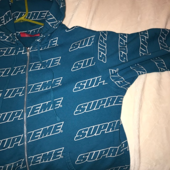 Supreme hoodie